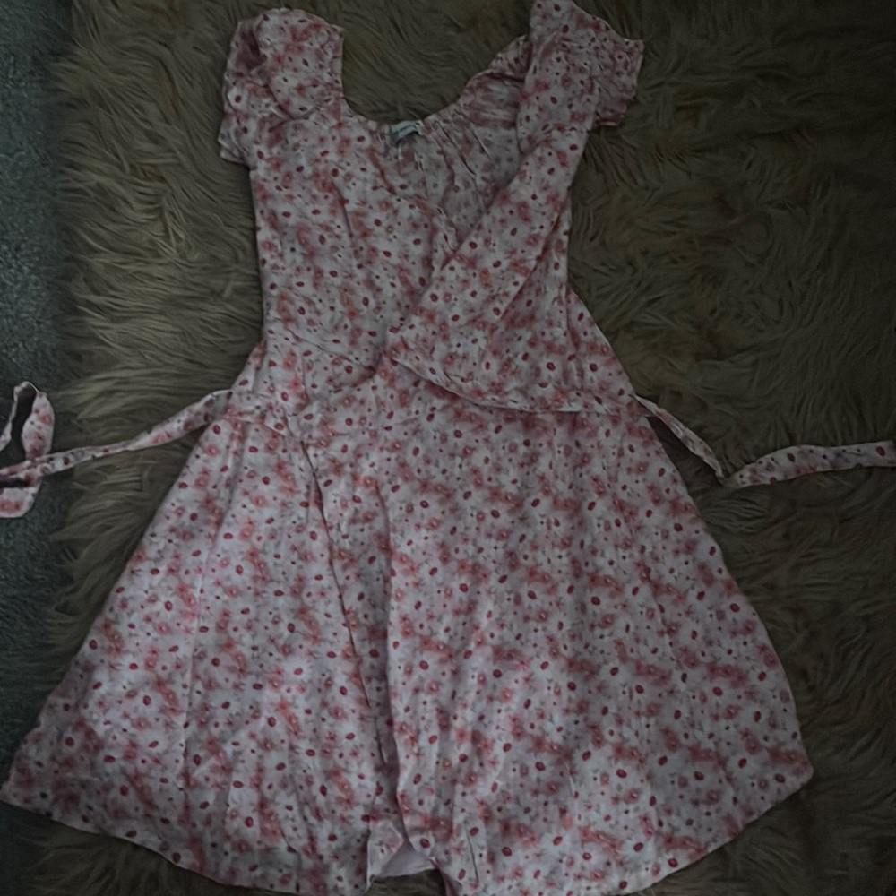 Flower holister dress that’s ties
